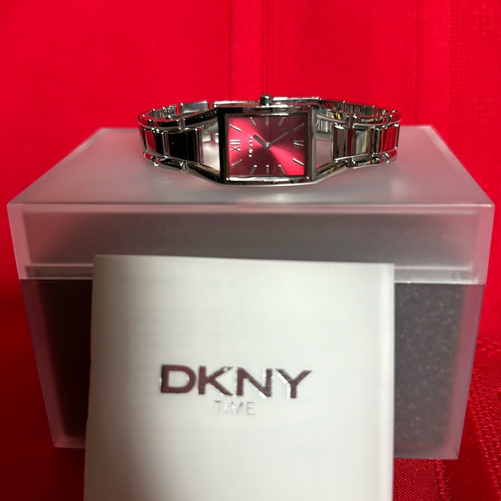 NEW LADIES DKNY BRACELET WATCH RED DIAL SILVER TONE LINK